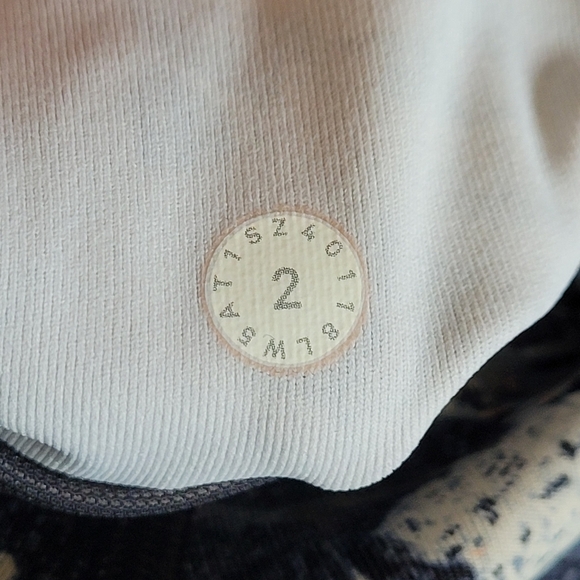 Lululemon Speed Up Tight Full-On Luxtreme 28" Spring Bloom Multi size 2 - Picture 14 of 14